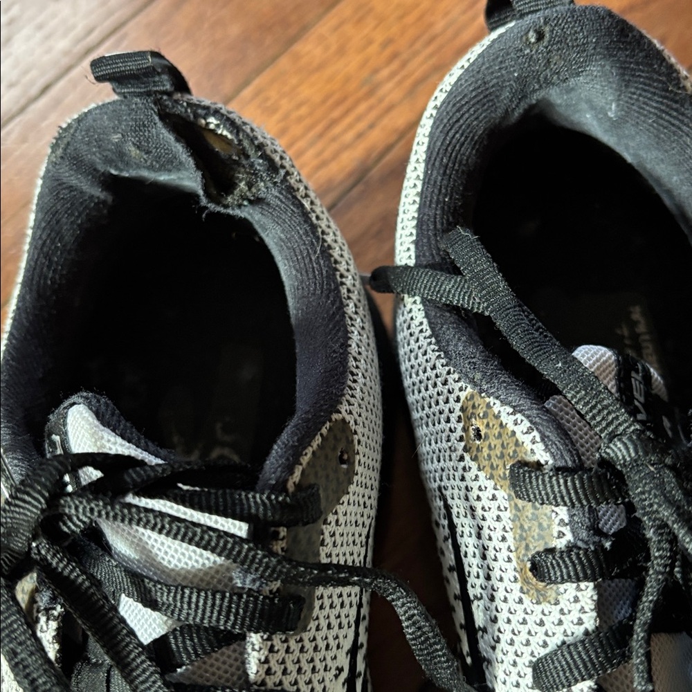Brooks Men's Shoes - Light Gray and Black - Picture 3 of 3